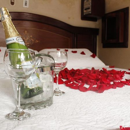 Motel Piramides De Cristal Bogotá Kültér fotó