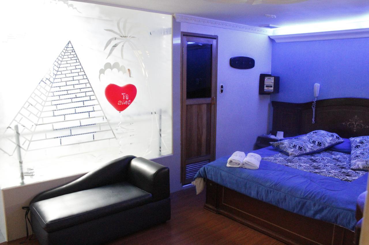 Motel Piramides De Cristal Bogotá Kültér fotó