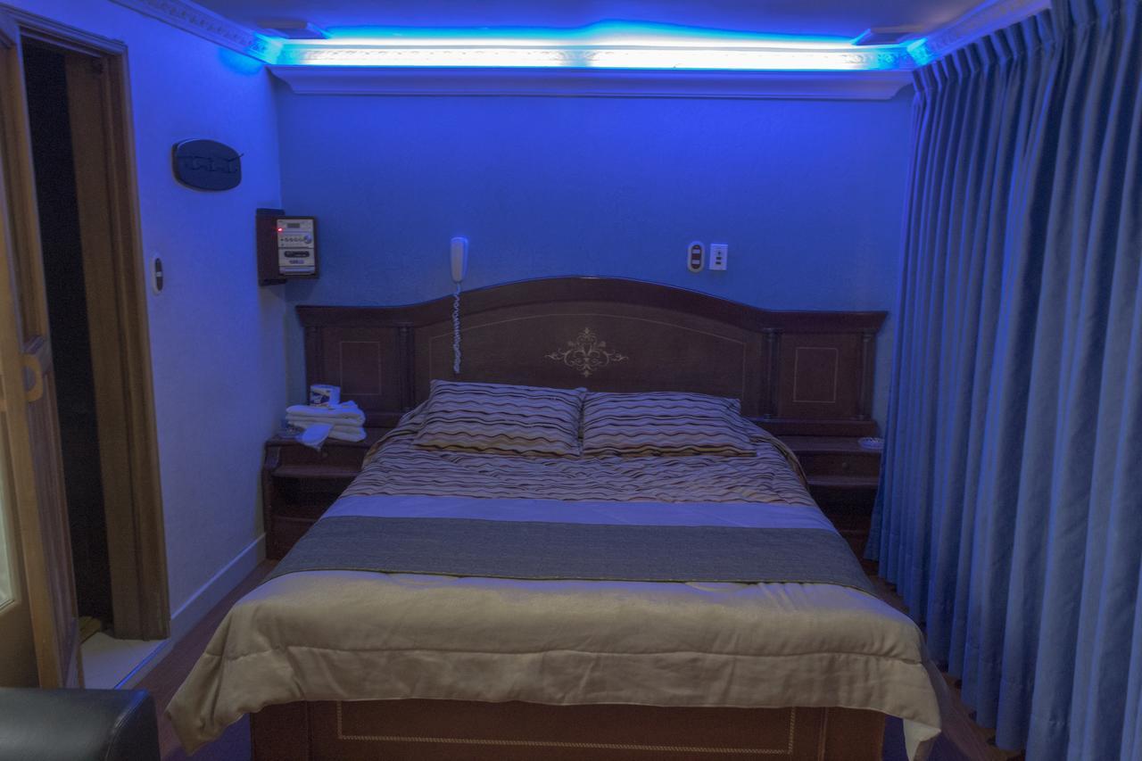 Motel Piramides De Cristal Bogotá Kültér fotó